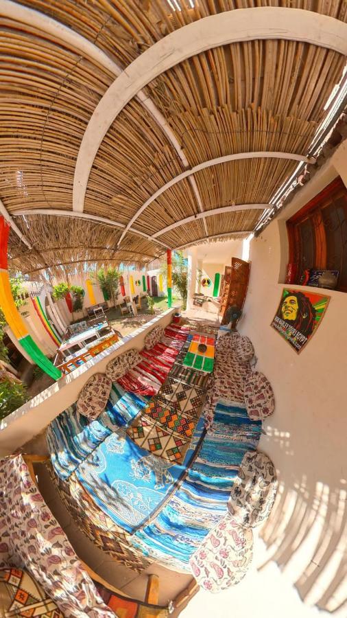Bob Marley Bed & Breakfast & Restaurant 룩소르 외부 사진